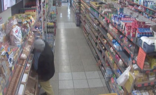 Видео: мужчина в продуктовом магазине справил нужду на выпечку