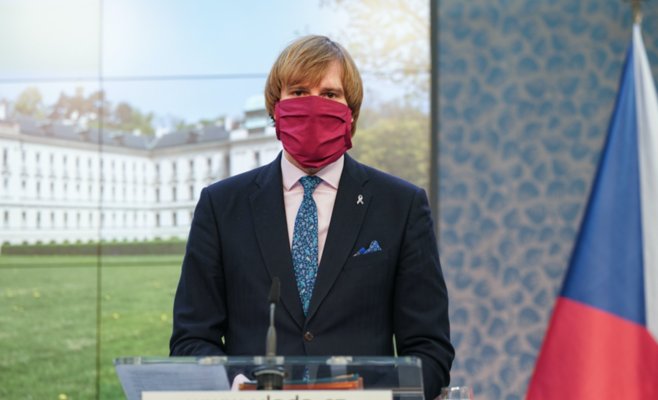 Маски в ресторанах, открытие границ и проведение культурных акций: министр рассказал, что ждет жителей Чехии в ближайшие месяцы