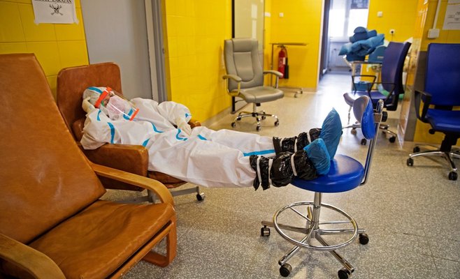 Фото: как проходит лечение больных коронавирусом в Праге