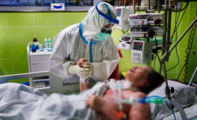 Фото: как проходит лечение больных коронавирусом в Праге