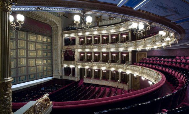 Из-за ограничений в 100 зрителей пражские театры не откроются 11 мая