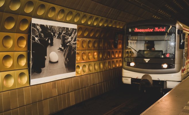 В пражском метро до конца года проходит выставка «Искусство за линией»