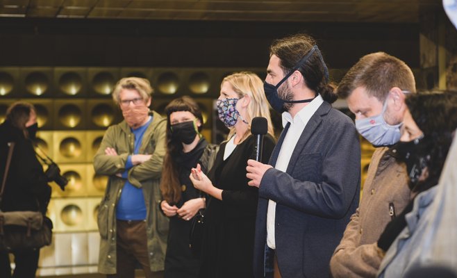 В пражском метро до конца года проходит выставка «Искусство за линией»