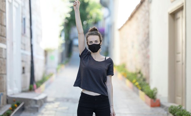 В Чехии уже 2 недели ежедневный прирост зараженных Covid-19 ниже 100