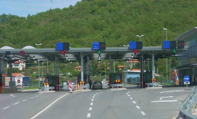 Министр иностранных дел ЧР Томаш Петржичек советует чехам не ездить за границу