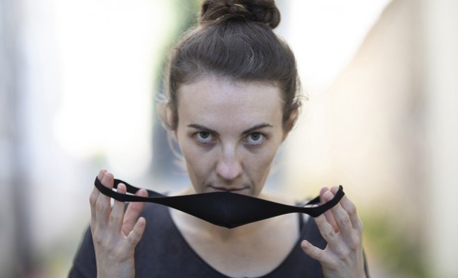 Минздрав Чехии: обязанность носить маски может быть отменена в июне