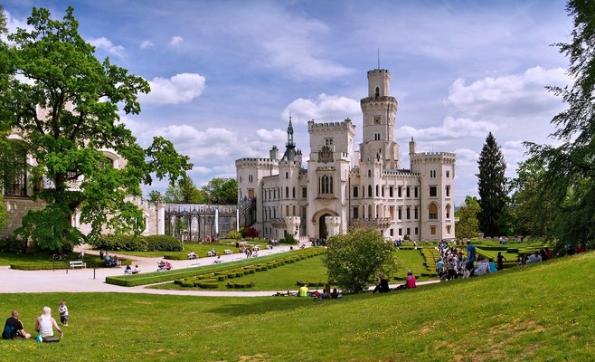 Почти 80% чехов собираются провести свой отпуск в Чехии