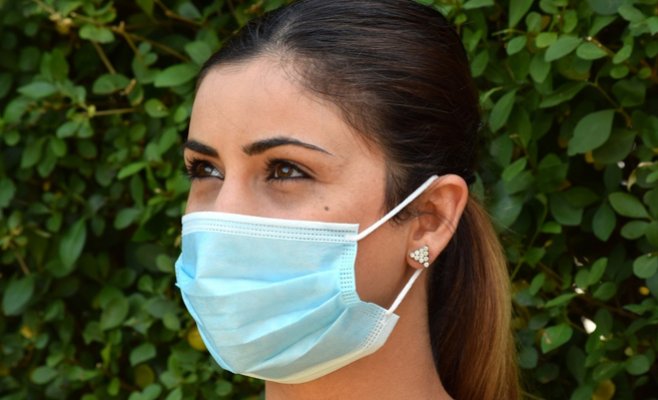 Согласно исследованию, маски снижают риск заражения на 34%