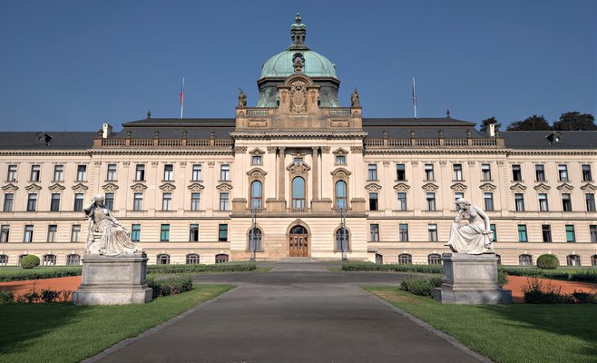 Весь протокольный отдел аппарата правительства ЧР помещен на карантин