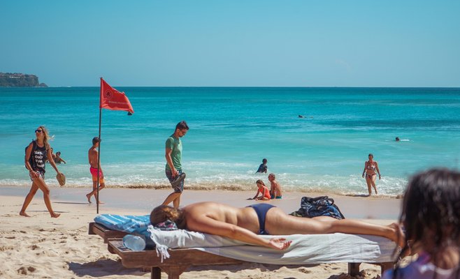 В ЧР зарегистрированы первые случаи коронавирусной инфекции, привезенной чехами из летнего отпуска за границей