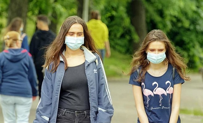 Обзор: где в Чешской Республике сохраняется обязанность носить маски