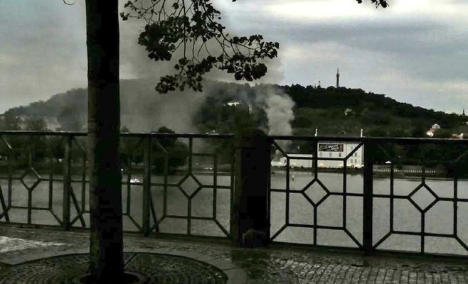 В Праге горит музей Кампа