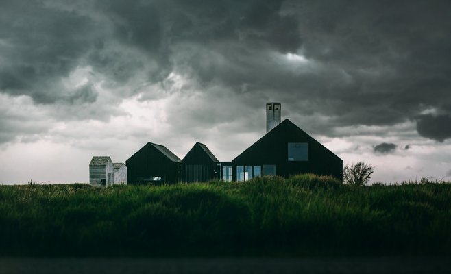 Метеорологи предупреждают, что в воскресенье на Чехию обрушатся сильные бури