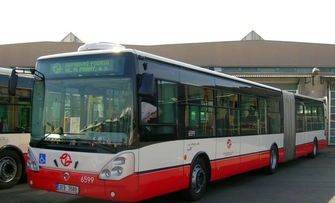 Политики подсчитали, сколько должен стоить годовой проездной билет в Праге