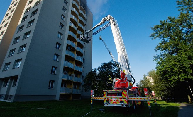В результате пожара в многоквартирном доме в Богумине погибли 11 человек