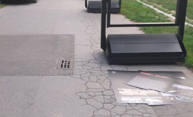 В Праге неизвестные вандалы разрушили выставку, посвященную Миладе Гораковой