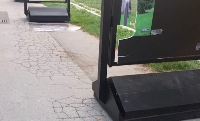 В Праге неизвестные вандалы разрушили выставку, посвященную Миладе Гораковой