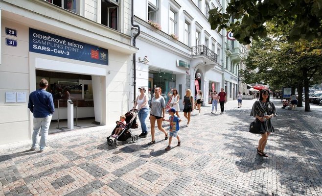 В Праге открылся новый пункт отбора проб для тестирования на Covid-19