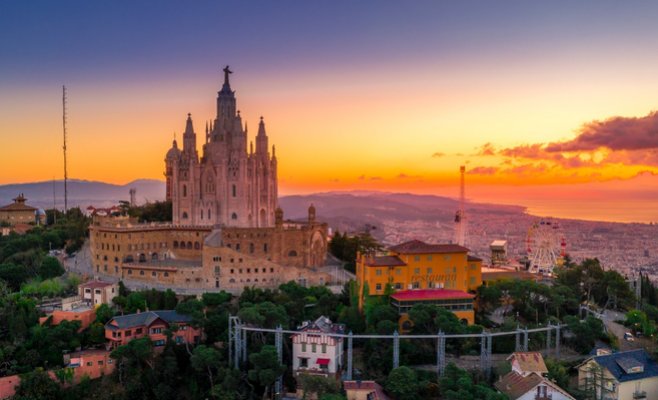 С понедельника по возвращении из Испании потребуется тест на Сovid-19 или карантин