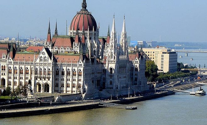 Чехи могут поехать в Венгрию, если у них забронировано проживание