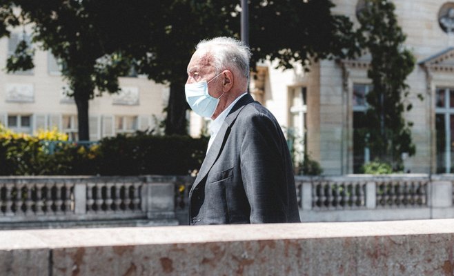 В Чехии стартовала государственная акция «Маски для пенсионеров»