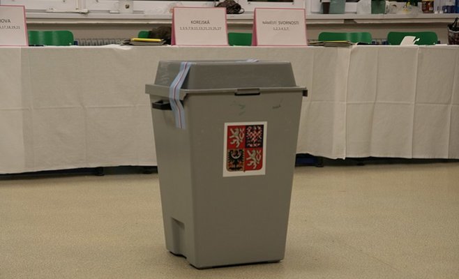 Люди, помещенные на карантин, могут сегодня голосовать из машины