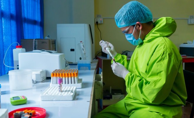 Во вторник в Чехии зарегистрированы рекордные 4457 случаев Covid-19. Темпы роста заболевания ускоряются