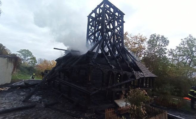 Советники Праги одобрили открытие публичного сбора средств для восстановления сгоревшей церкви