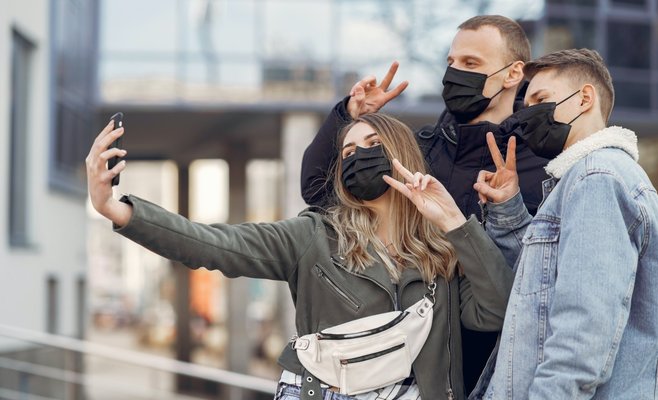 Во вторник в Чехии было выявлено 9 тыс. новых случаев Covid-19, это на 3 тыс. меньше, чем неделю назад