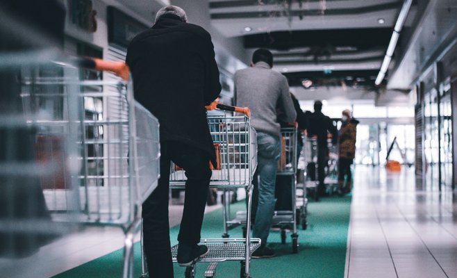 Гавличек предложит правительству открыть магазины в воскресенье