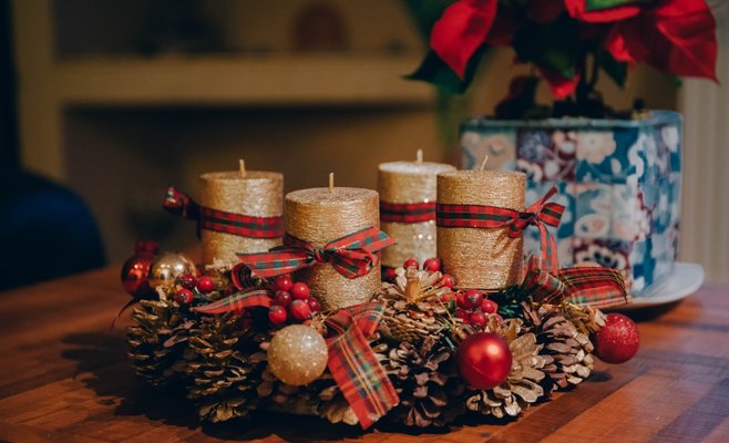 Сегодня бронзовое воскресенье, время зажечь вторую свечу на рождественском венке