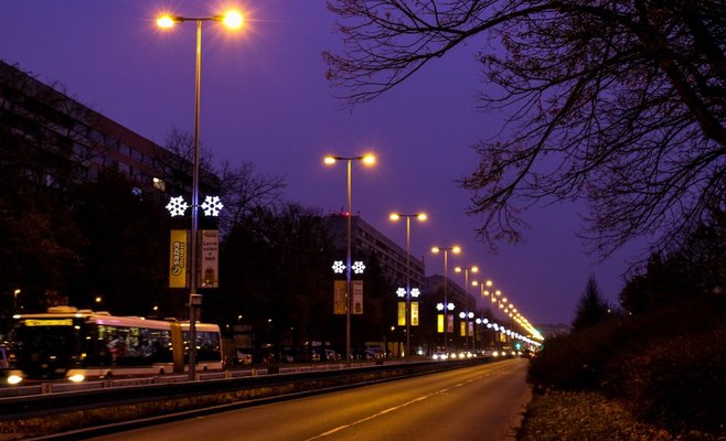 Городская компания THMP украсила улицы Праги к Рождеству