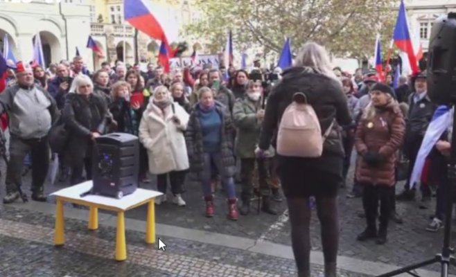 В Праге прошла акция протеста против продления чрезвычайного положения