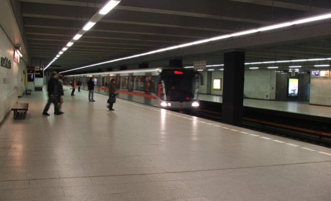 В пражском метро мужчина покончил жизнь самоубийством