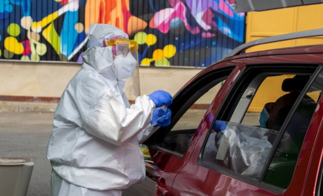 С начала эпидемии в Чехии коронавирусом заразились более 900 тыс. человек