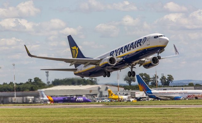 Авиакомпания Ryanair отменяет 10 рейсов из Праги