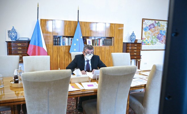 Вместо ослабления мер правительство обсудит их ужесточение