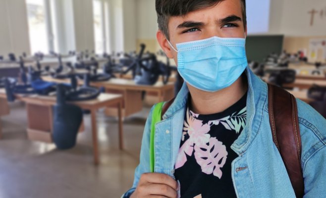 Ладислав Душек предостерег от преждевременного открытия школ