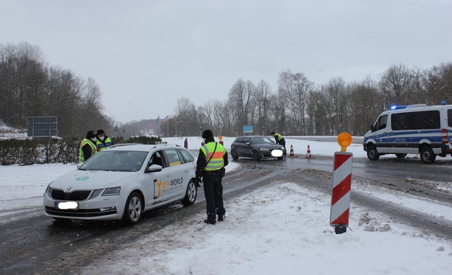 Германия не пустила почти 16 тыс. человек из Чехии и Тироля