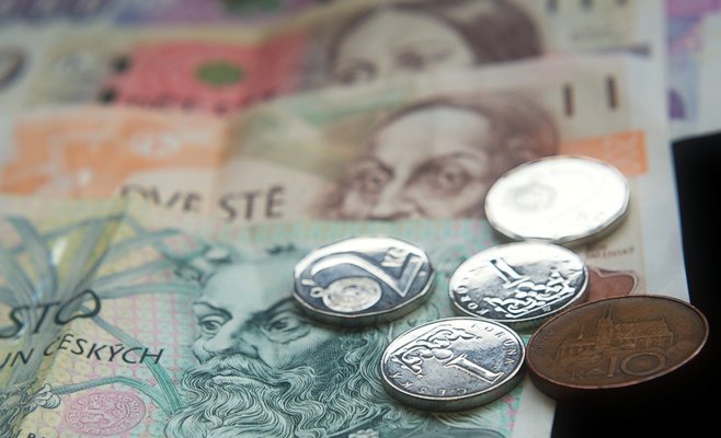 Средняя заработная плата в Чехии выросла до 38 525 чешских крон