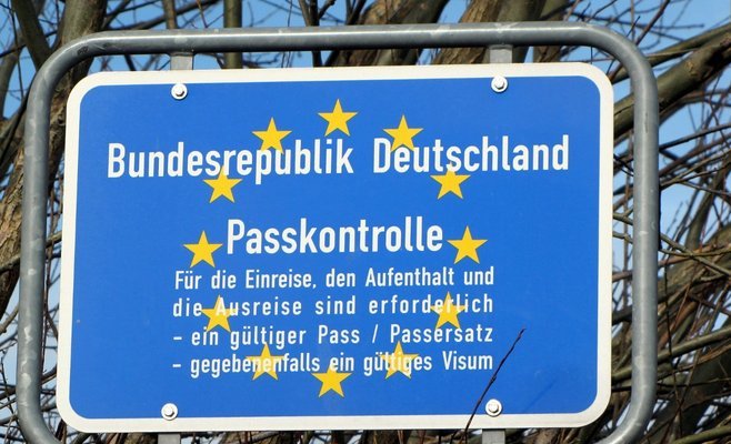 Германия продлевает пограничный контроль с Чехией и Тиролем на две недели