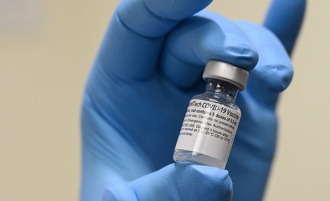 Время между введением первой и второй дозы вакцин Pfizer и Moderna увеличено до 42 дней