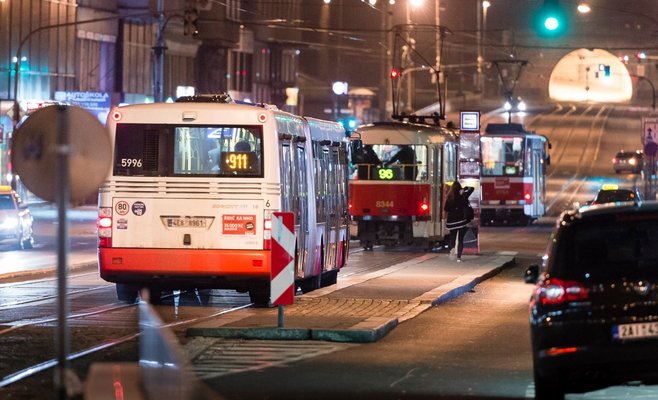 Ночной комендантский час будет отменен, однако расписание движения общественного транспорта пока не изменится