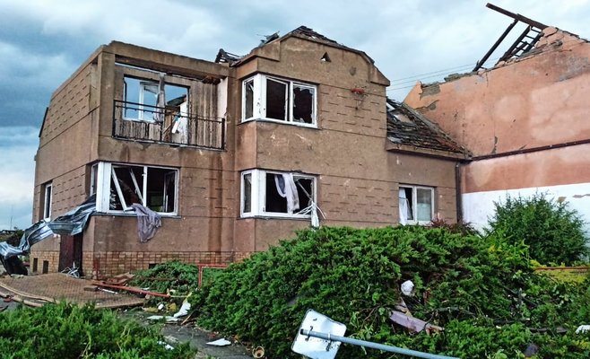 По Южной Моравии прошел разрушительный шторм, есть погибшие