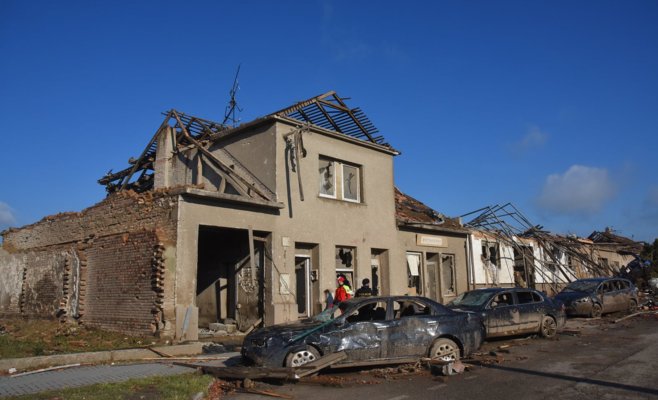 Ущерб от шторма, обрушившегося на Южную Моравию, оценивается в 15 млрд крон