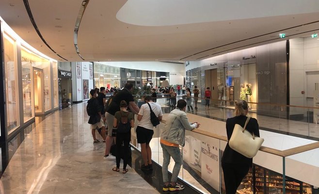 В Праге центры вакцинации без регистрации собирают большие очереди