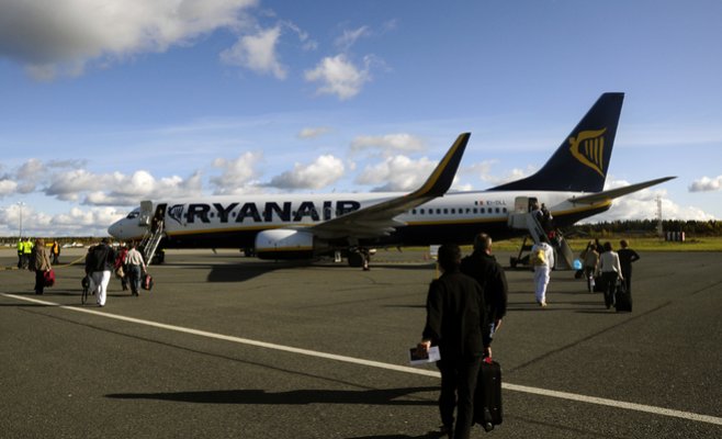 Авиакомпания Ryanair не пустит на борт пассажиров, купивших билет на сайте Kiwi.com