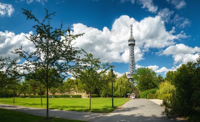 Петршинской смотровой башне исполняется 130 лет