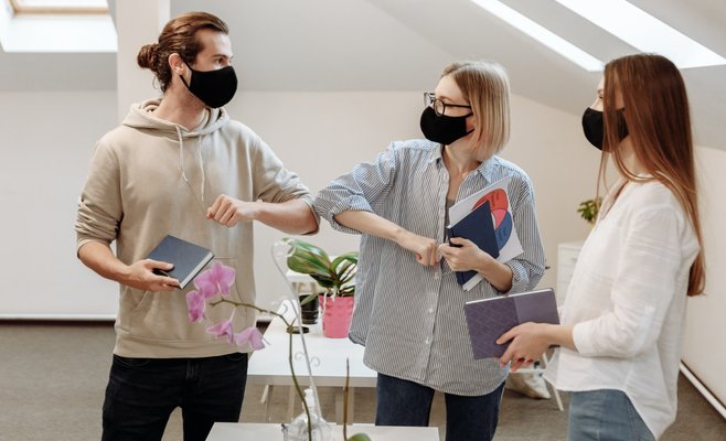 Гигиенисты теперь более строго оценивают контакты инфицированных из-за «дельта»-варианта коронавируса