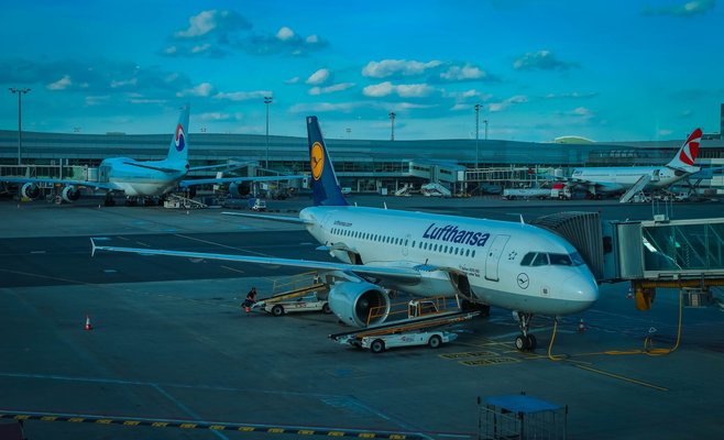 Пражский аэропорт оживает, авиакомпании запускают новые рейсы